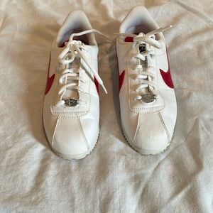 Worn once! Gorgeous leather throw back Nike